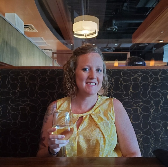 Meet your Posher, Kara - Picture 1 of 1